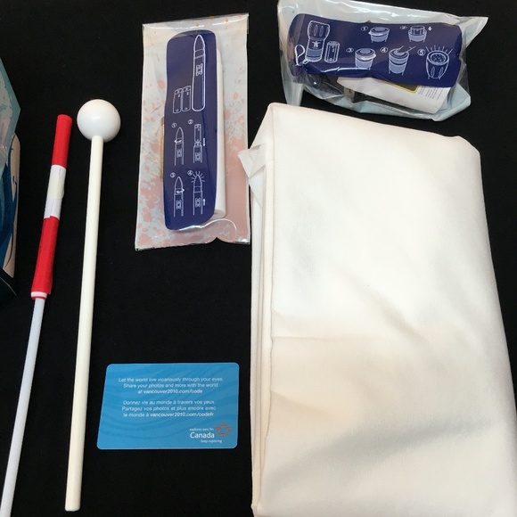 NWT Official Vancouver Olympics Participation Kit - Picture 4 of 5